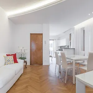 Luxury On Grand Canal By Wonderful Italy Apartment