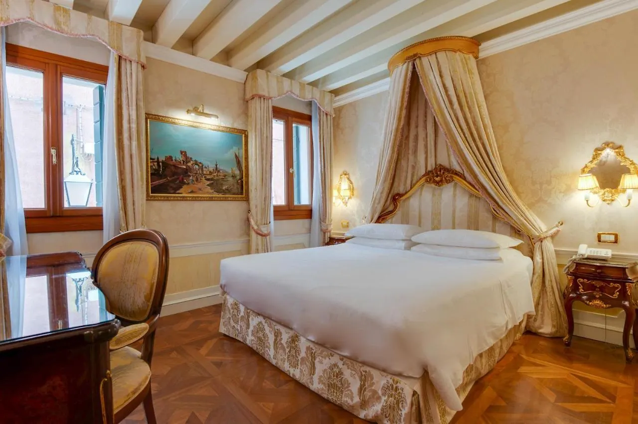 Canal Grande Venice Hotel